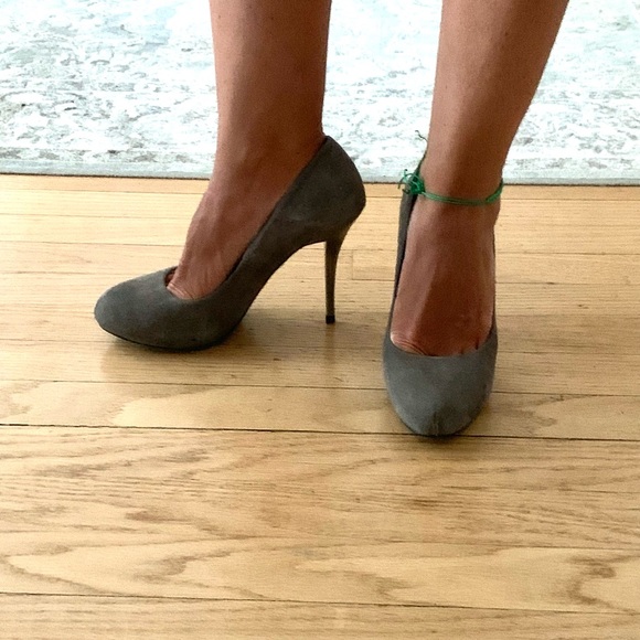 ZARA - Grey suede high heels w platform - size 8 - like new condition - Picture 3 of 11